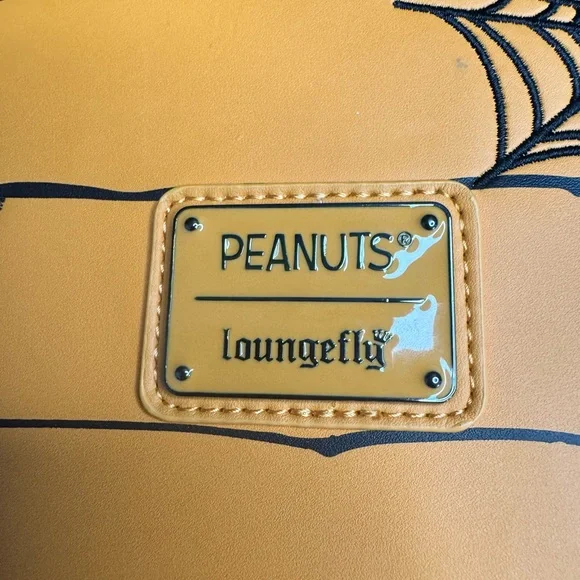 Loungefly Halloween Snoopy/Woodstock Peanuts Halloween Bag - Picture 5 of 9